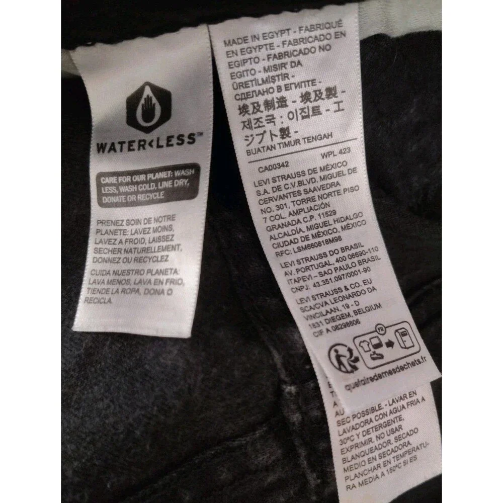 Levis tag says